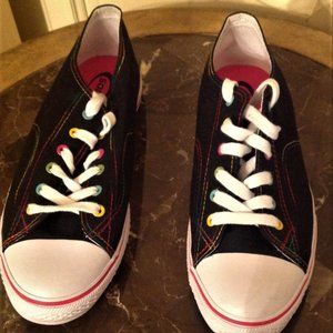 Ladies Sz 8 1/2 SODA Sneakers